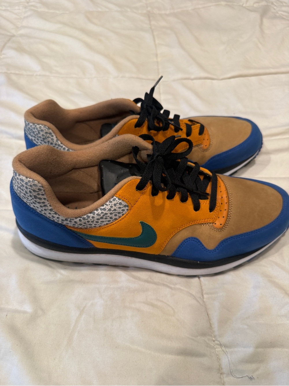 Nike Air Safari Men’s Blue/Orange/Tan Low-Top Sneakers